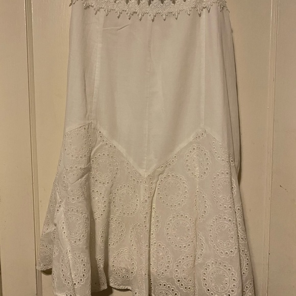 Peter Nygard Dresses & Skirts - White Nygard Midi Skirt